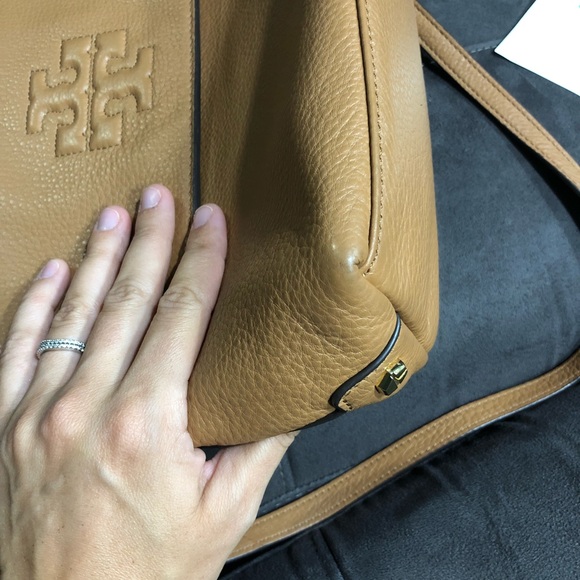 💗💗Tory Burch Thea Messenger Crossbody Bag 💗💗 - Picture 8 of 8